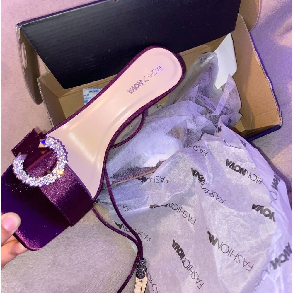 NWT Purple Embellished Heel!!